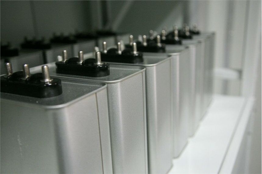 電容器能通過直流電嗎？為什么？